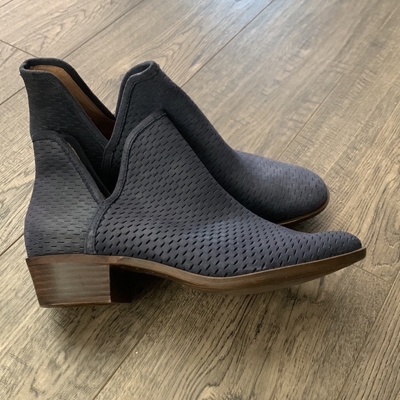 Lucky Brand Women's Baley Ankle Boot Sz 9.5M - Picture 6 of 10